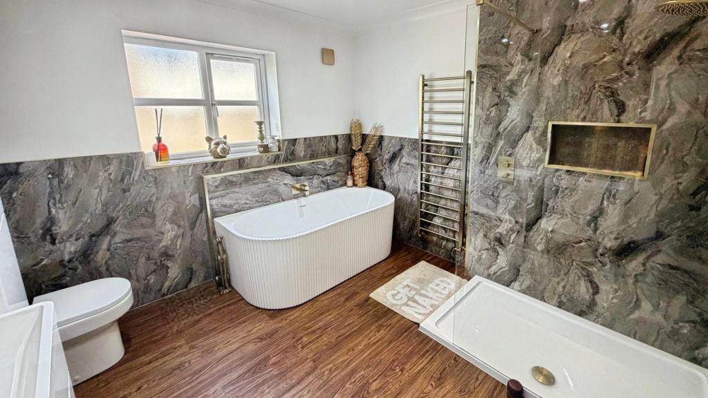 Ensuite Bathroom
