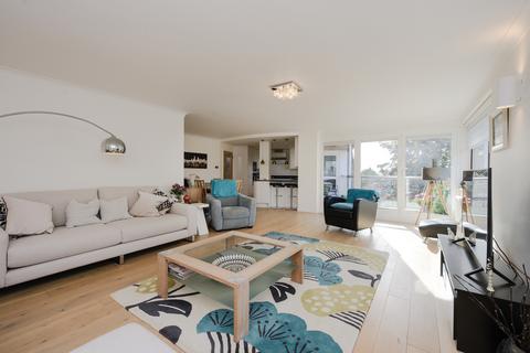 undefined, The Downs, London SW20