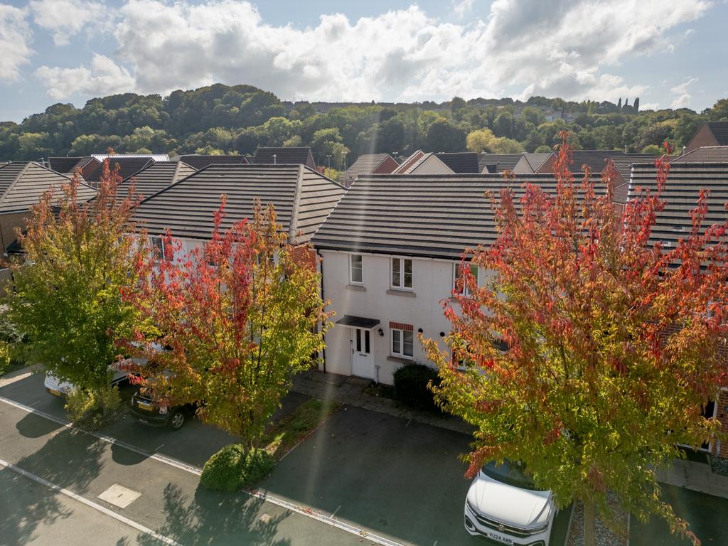 Dehavilland Road-2