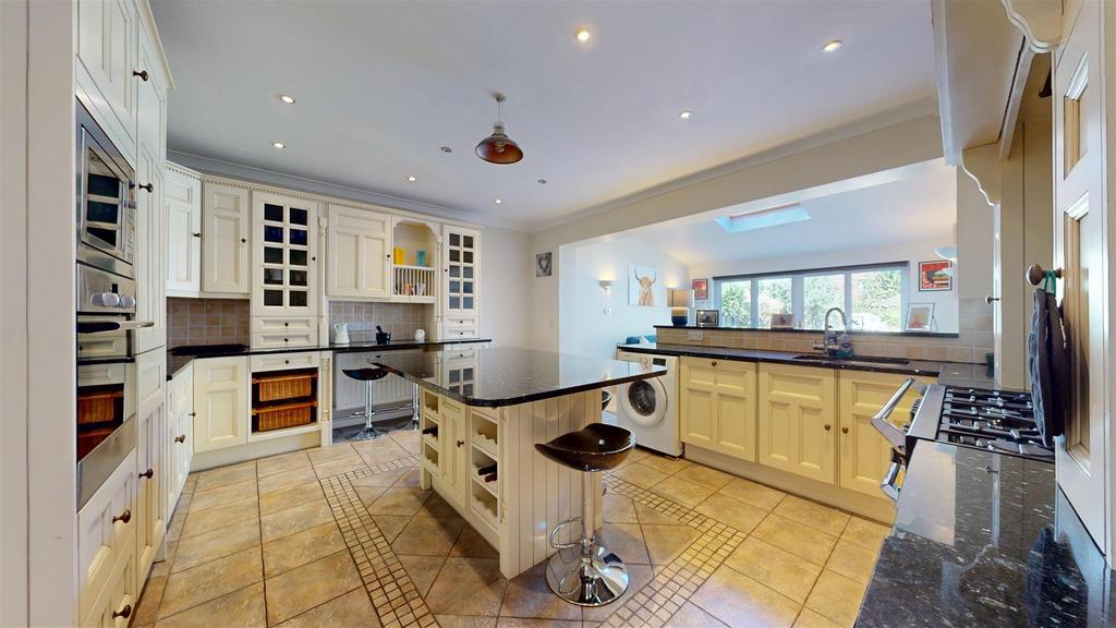 Kitchen/Breakfast Room