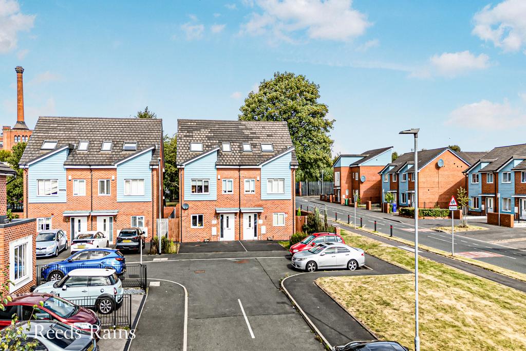 4 bedroom semi-detached house for sale - Photo 28