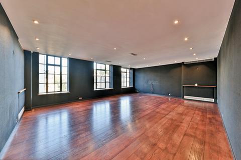 3 bedroom flat for sale, Trevor Square, Belgravia, London