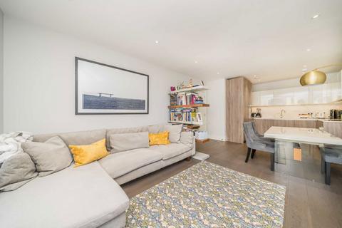 2 bedroom flat for sale, Queenshurst Square, Kingston Upon Thames KT2