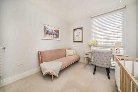 2 bedroom flat for sale, Queenshurst Square, Kingston Upon Thames KT2