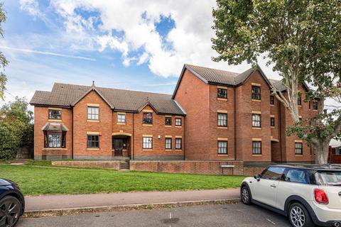 Henrys Grant, St Albans, AL1