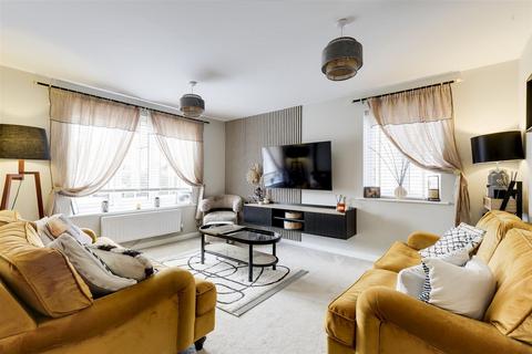 3 bedroom semi-detached house for sale, Jasmine Gardens, Nottingham NG12
