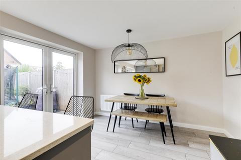 3 bedroom semi-detached house for sale, Jasmine Gardens, Nottingham NG12