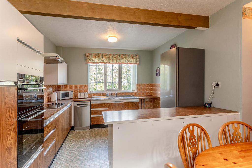 Over Lane, Almondsbury Kitchen Breakfast.jpg