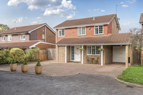 4 bedroom detached house for sale, Hatherwood, Leatherhead