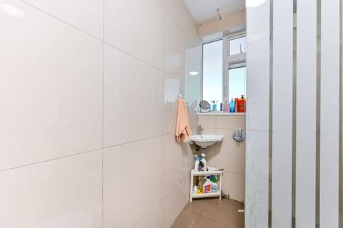 3 bedroom flat for sale, Hallfield Estate, Bayswater, London, W2