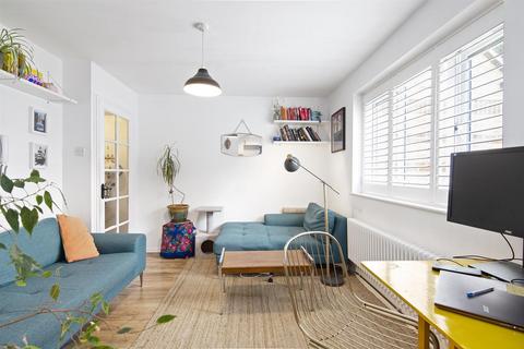 1 bedroom flat for sale, Bream Close, London, N179DW