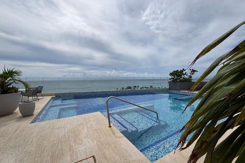 1 bedroom property, C. Flamingos