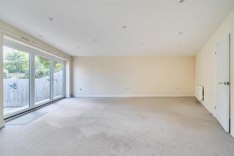 undefined, Richards Close, Wellington
