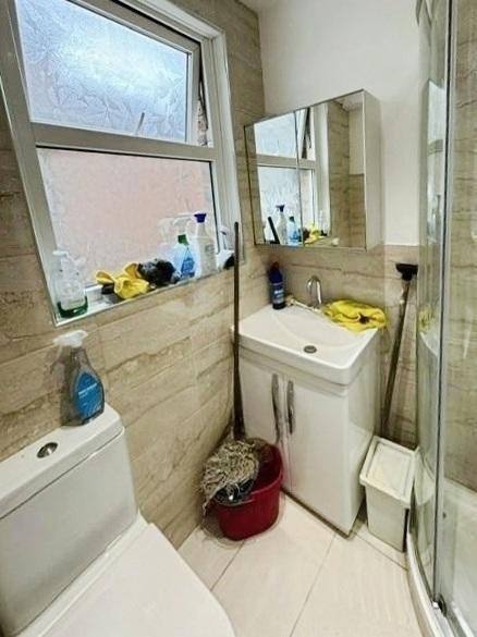 Pbox-bathroom-343457.jpg