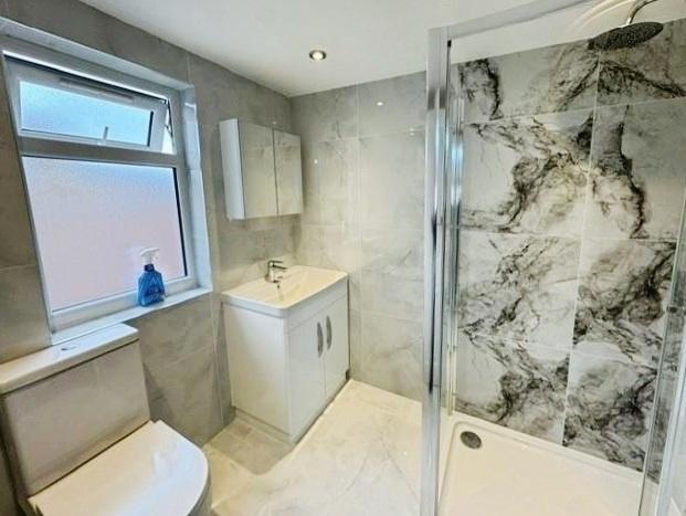 Pbox-bathroom-343457.jpg