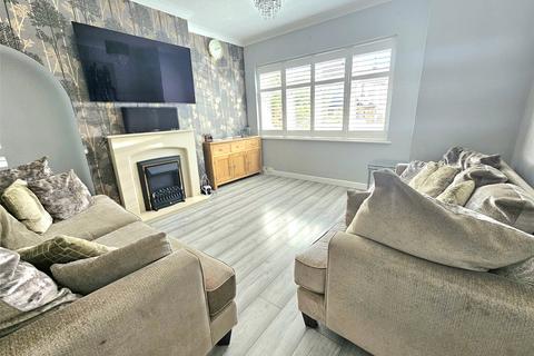 5 bedroom semi-detached house to rent, Trent Avenue, Upminster, RM14