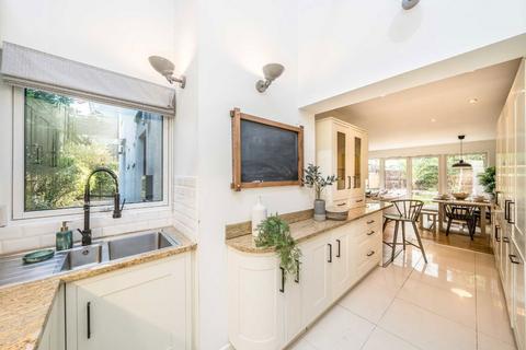 undefined, Rush Common Mews, London SW2