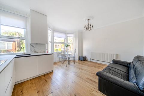 3 bedroom flat for sale, Whitehall Gardens, Chiswick, London, W4