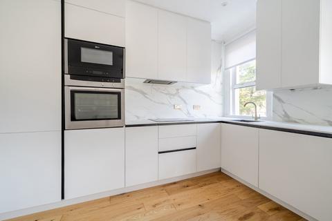 3 bedroom flat for sale, Whitehall Gardens, Chiswick, London, W4