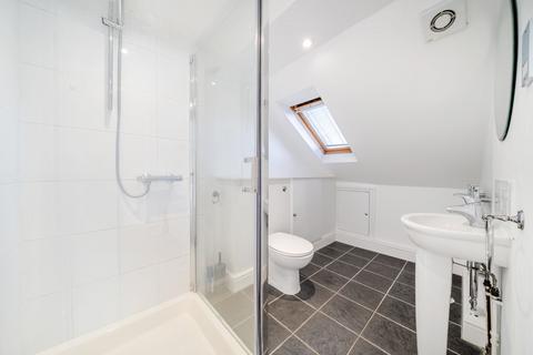 3 bedroom flat for sale, Whitehall Gardens, Chiswick, London, W4