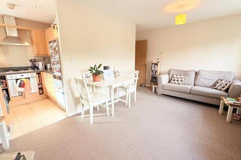 2 bedroom flat for sale, Wake Green Road, Birmingham B13