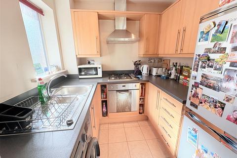 2 bedroom flat for sale, Wake Green Road, Birmingham B13