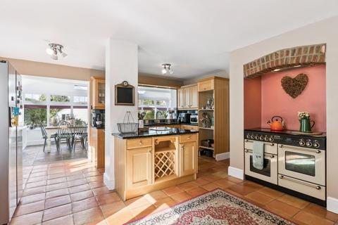 4 bedroom detached house for sale, Old Road, Barton-Le-Clay, MK45 4LB