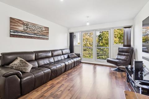 undefined, Hawkes Close, Slough SL3