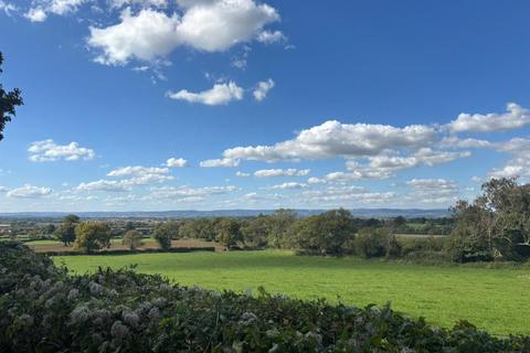 3 bedroom end of terrace house for sale, John Martin Gardens, Standish, Stonehouse