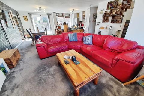 3 bedroom semi-detached house for sale, Main Street, Upton, Gainsborough