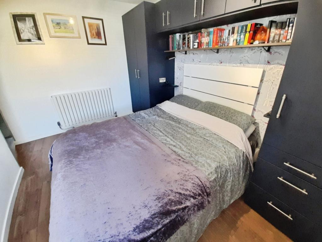 Pbox-bedroom-343370.jpg