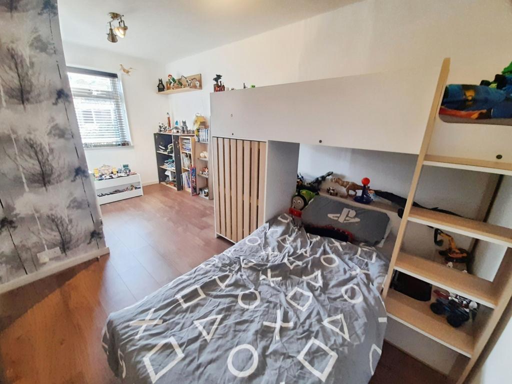 Pbox-bedroom-343370.jpg