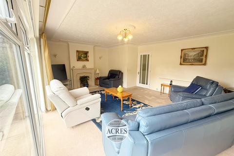 3 bedroom detached bungalow for sale, Highcroft Drive, Four Oaks, Sutton Coldfield