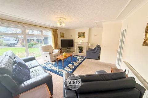 3 bedroom detached bungalow for sale, Highcroft Drive, Four Oaks, Sutton Coldfield