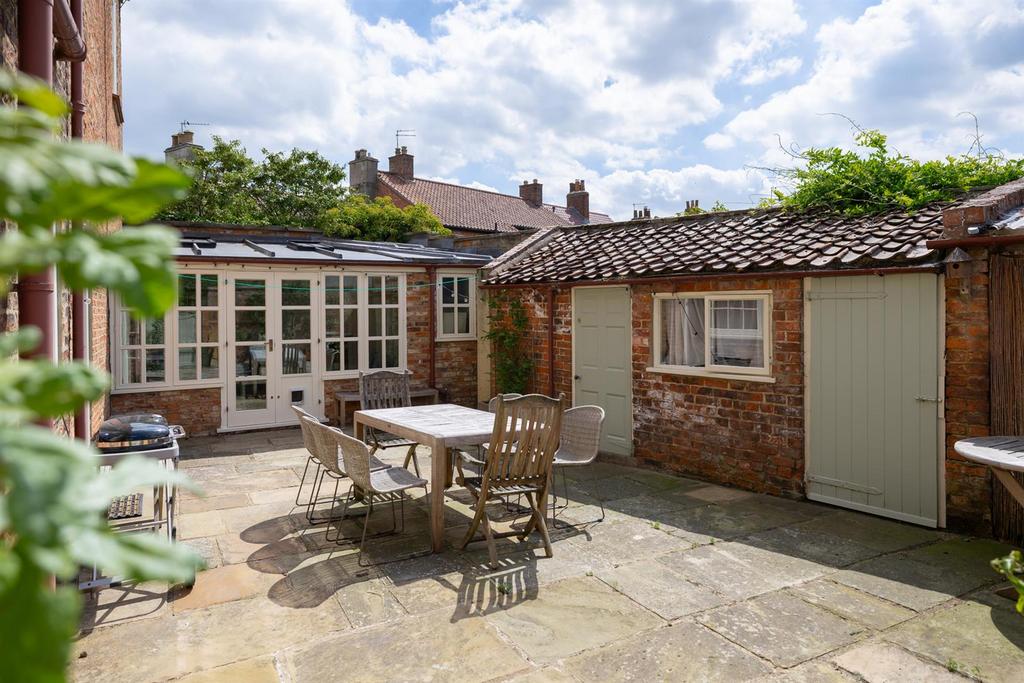 Courtyard &amp; Outbuildings