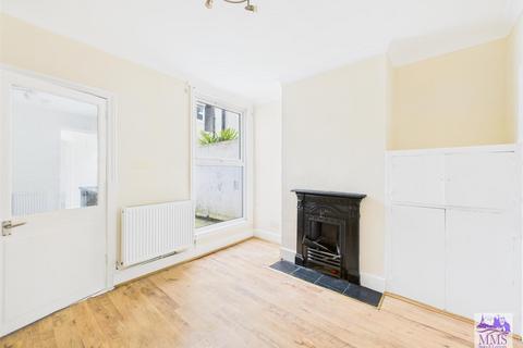 3 bedroom terraced house for sale, Castle Road, Chatham
