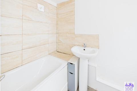 3 bedroom terraced house for sale, Castle Road, Chatham