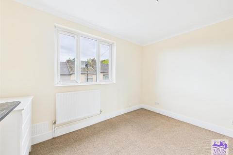 3 bedroom terraced house for sale, Castle Road, Chatham
