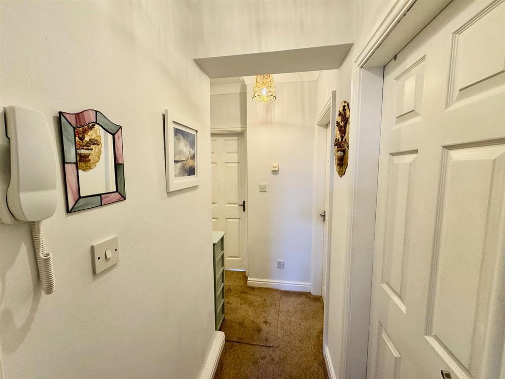 Hallway.jpg