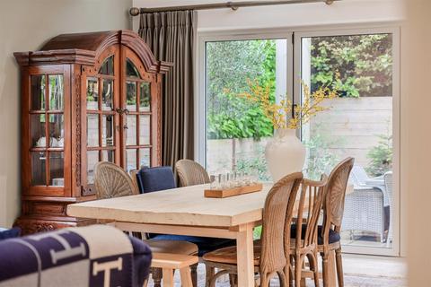 5 bedroom detached house for sale, Caversham Close, Coulsdon