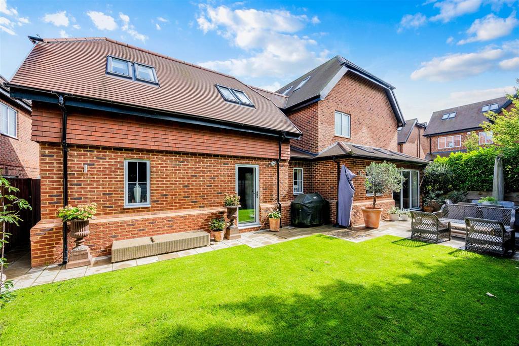 CAVERSHAM CLOSE, 5 (4).jpg