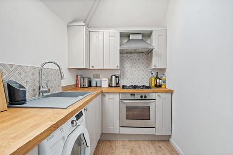 2 bedroom flat for sale, West Overcliff Drive, Bournemouth
