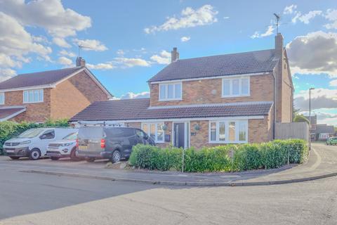 4 bedroom detached house for sale, Fishponds Close, Glenfield, LE3