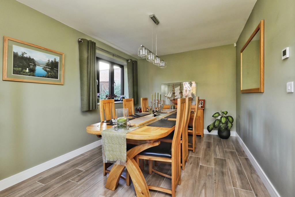 Dining Room/Bedroom