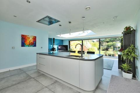 6 bedroom detached house for sale, Common Road, Worksop S80