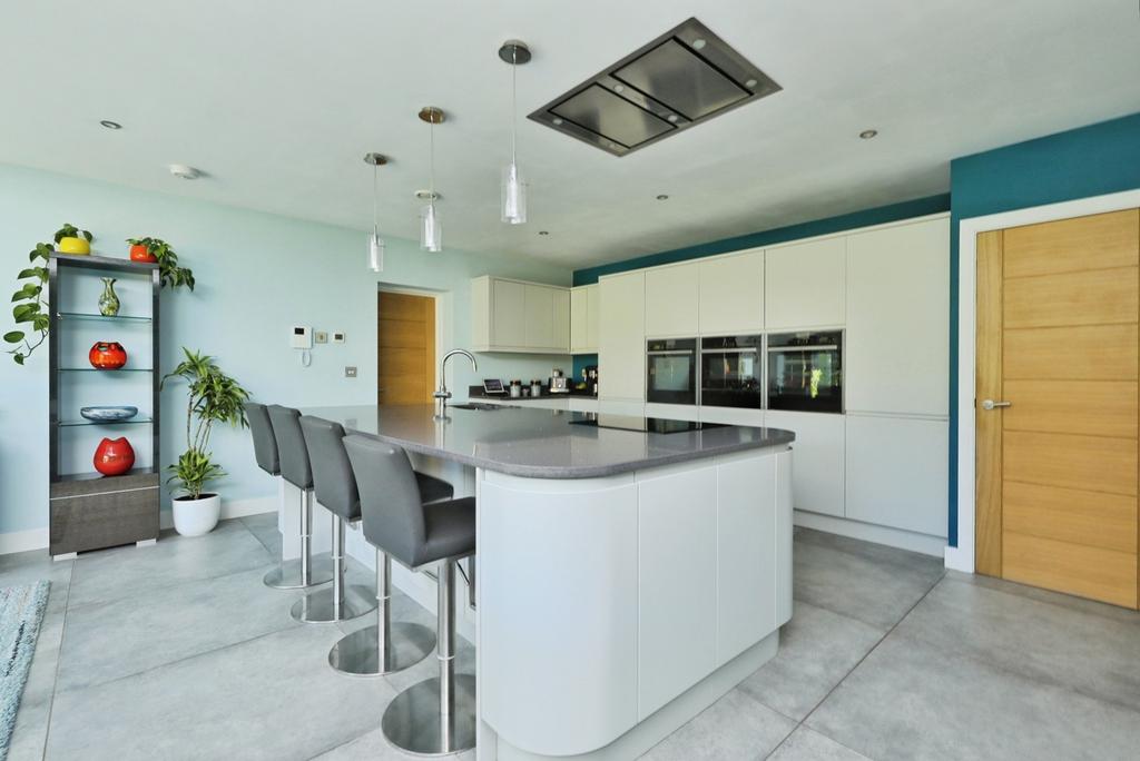 Kitchen Family Room