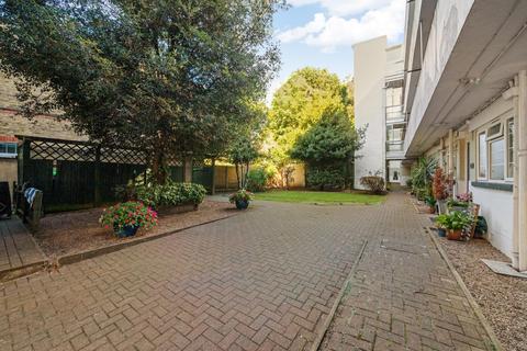 1 bedroom apartment for sale, Clive Road, Dulwich, London, SE21