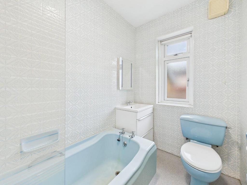 CAM04899 G0-PR0199-STILL018.jpg