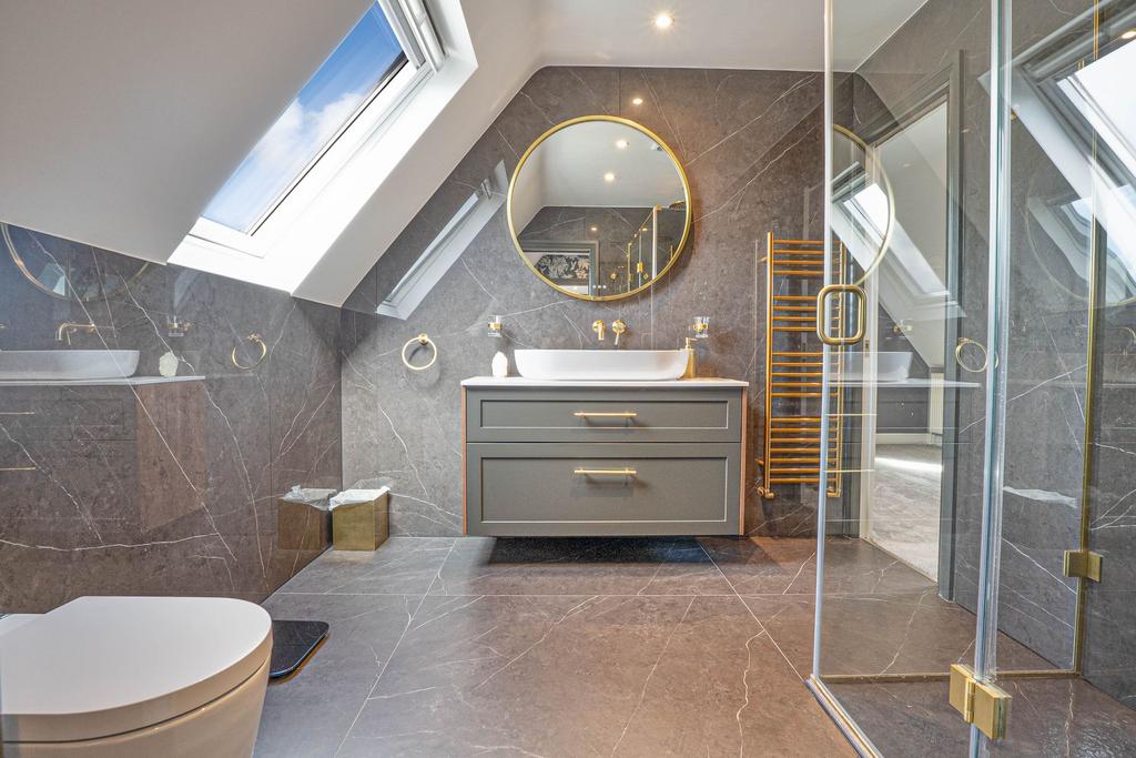 Jack and Jill En-suite