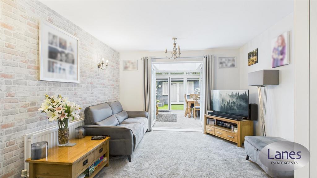 CAM05136 G0-PR0141-STILL018.jpg